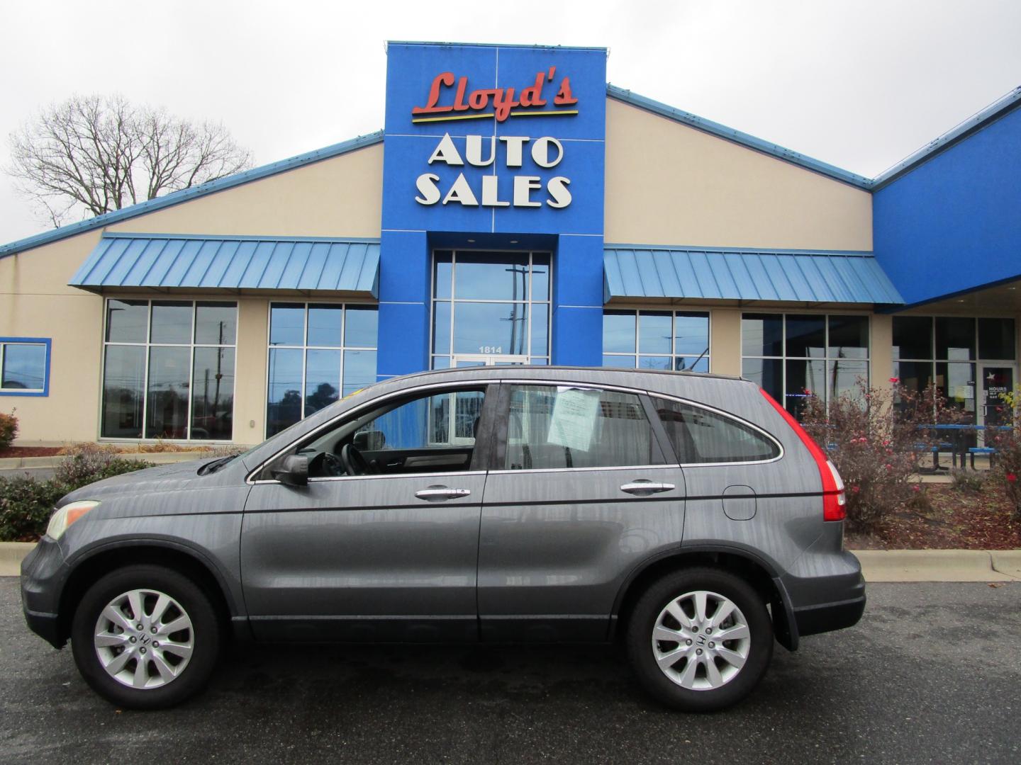 2011 GRAY Honda CR-V LX 2WD 5-Speed AT (5J6RE3H35BL) with an 2.4L L4 DOHC 16V engine, 5-Speed Automatic transmission, located at 1814 Albert Pike Road, Hot Springs, AR, 71913, (501) 623-1717, 34.494228, -93.094070 - Photo#0